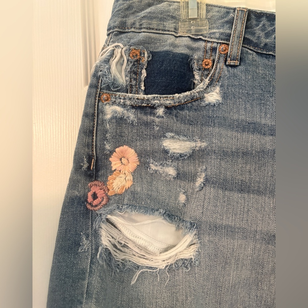 American Eagle, Blue Distressed Jean Shorts with Floral Embroidery, Sz. 14 - Picture 3 of 9